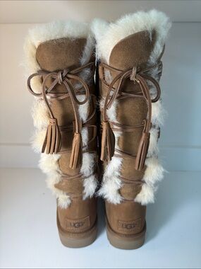 BNIB UGG Kristabelle Chestnut Suede Shearling-Lined Boots - Size 9